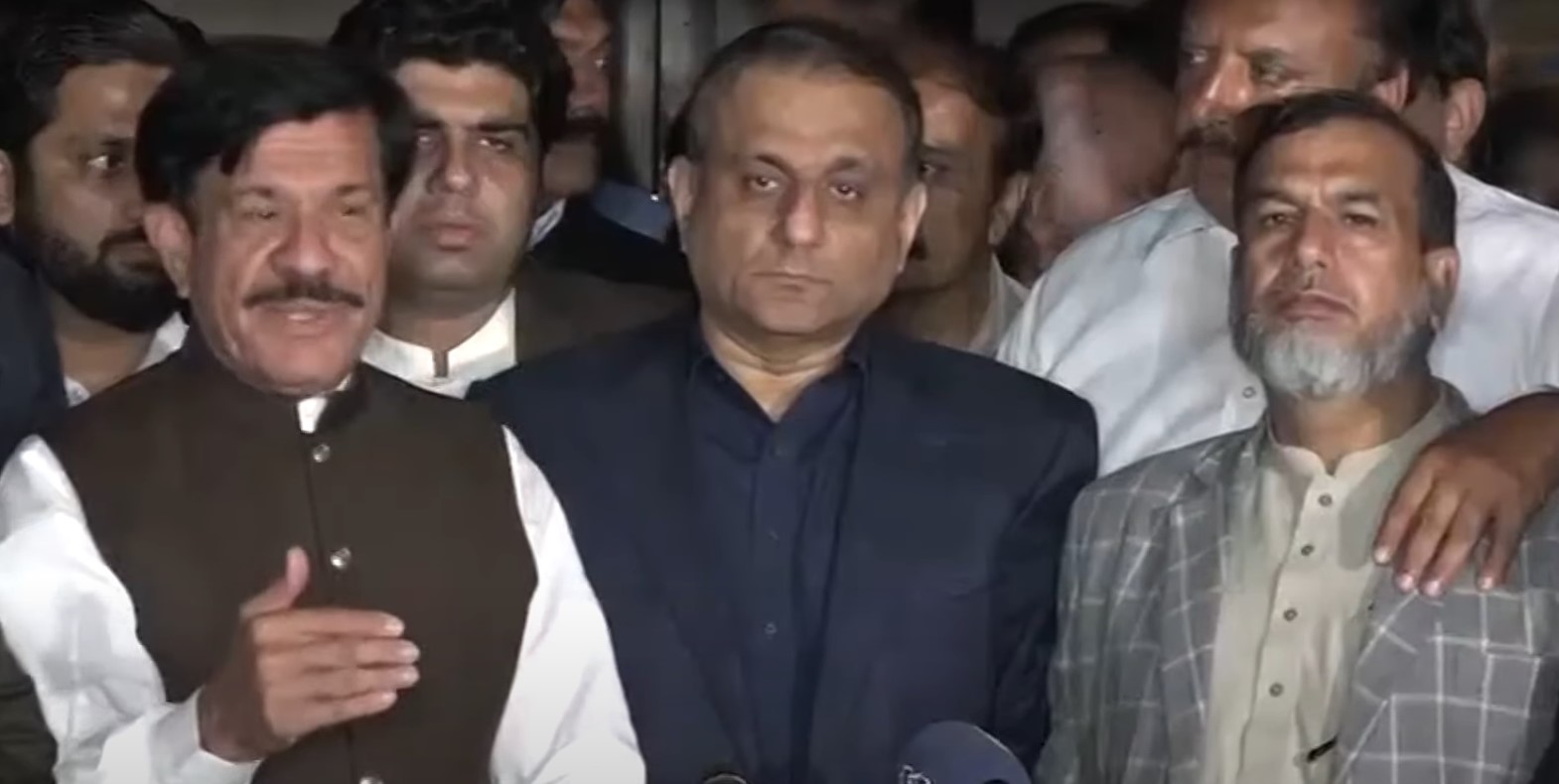 علیم خان جہانگیر ترین گروپ میں شامل مگر ’24 گھنٹے میں سب ایک پیج پر ہوں گے‘