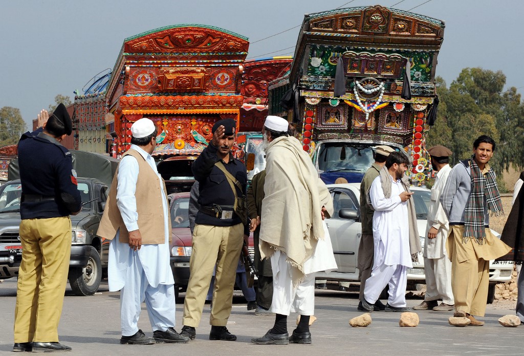 قبائلی اضلاع میں ’عدالتی اختیارات ڈپٹی کمشنر کو دینا زیادتی‘