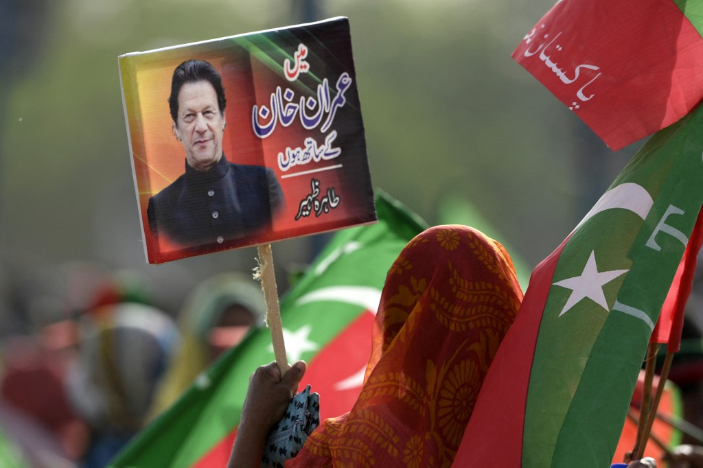 عمران خان کی بھرپور جنگ جاری ہے