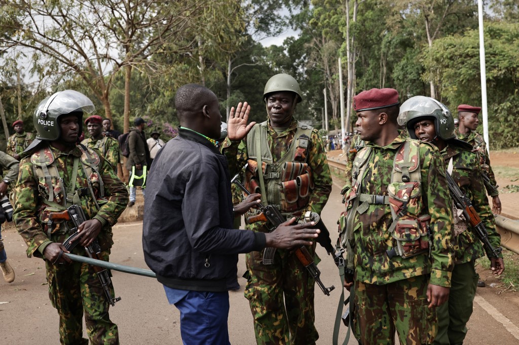 kenyan police.jpg