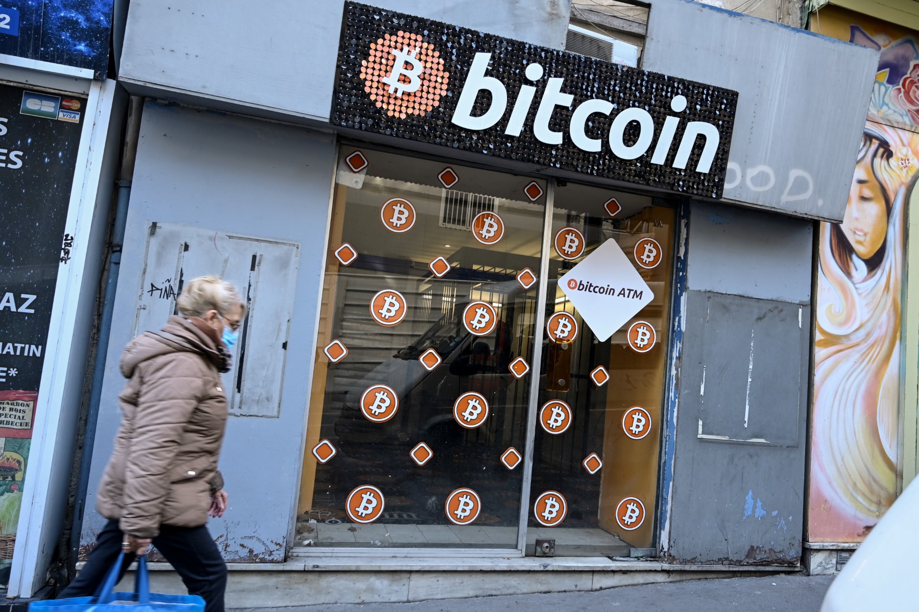 bitcoin shop.jpg