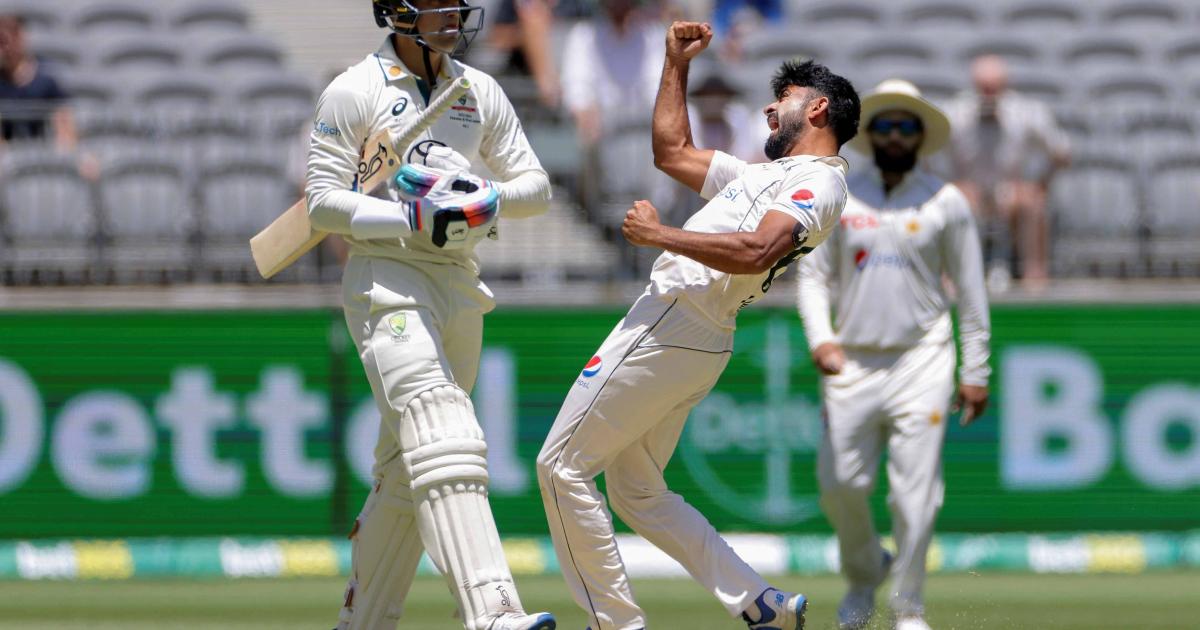 Aamir Jamal Shines with Six Wickets as Pakistan’s Batting Takes Center Stage in Perth Test