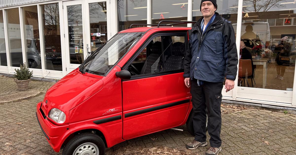 The Whimsical Dutch Mini Car: A Playful Emoji Come to Life!