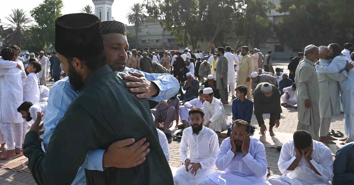 Eid-ul-Adha in Pakistan today: President and Prime Minister congratulate the nation