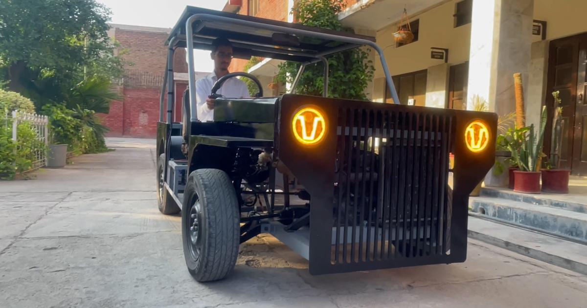 Peshawar: Student built solar and battery powered vehicle ‘Thunder’