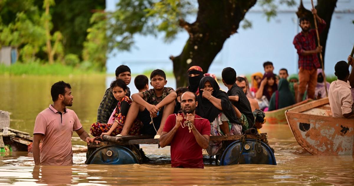 Bangladesh: 300,000 flood victims moved to temporary shelters