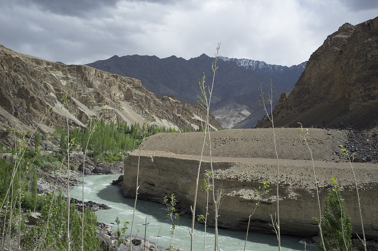 Indus_river_near_Leh.jpg