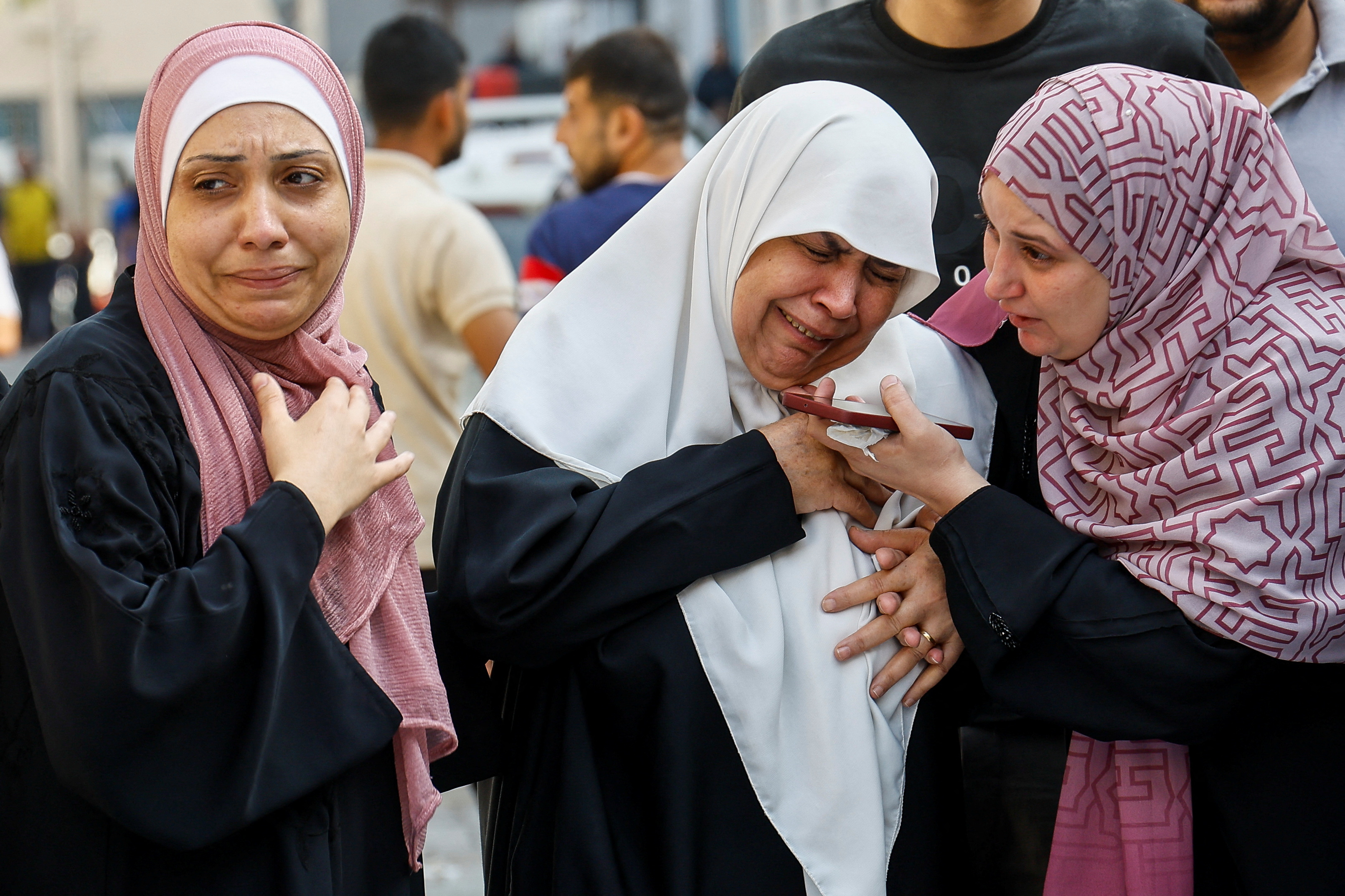 Gaza women mourn