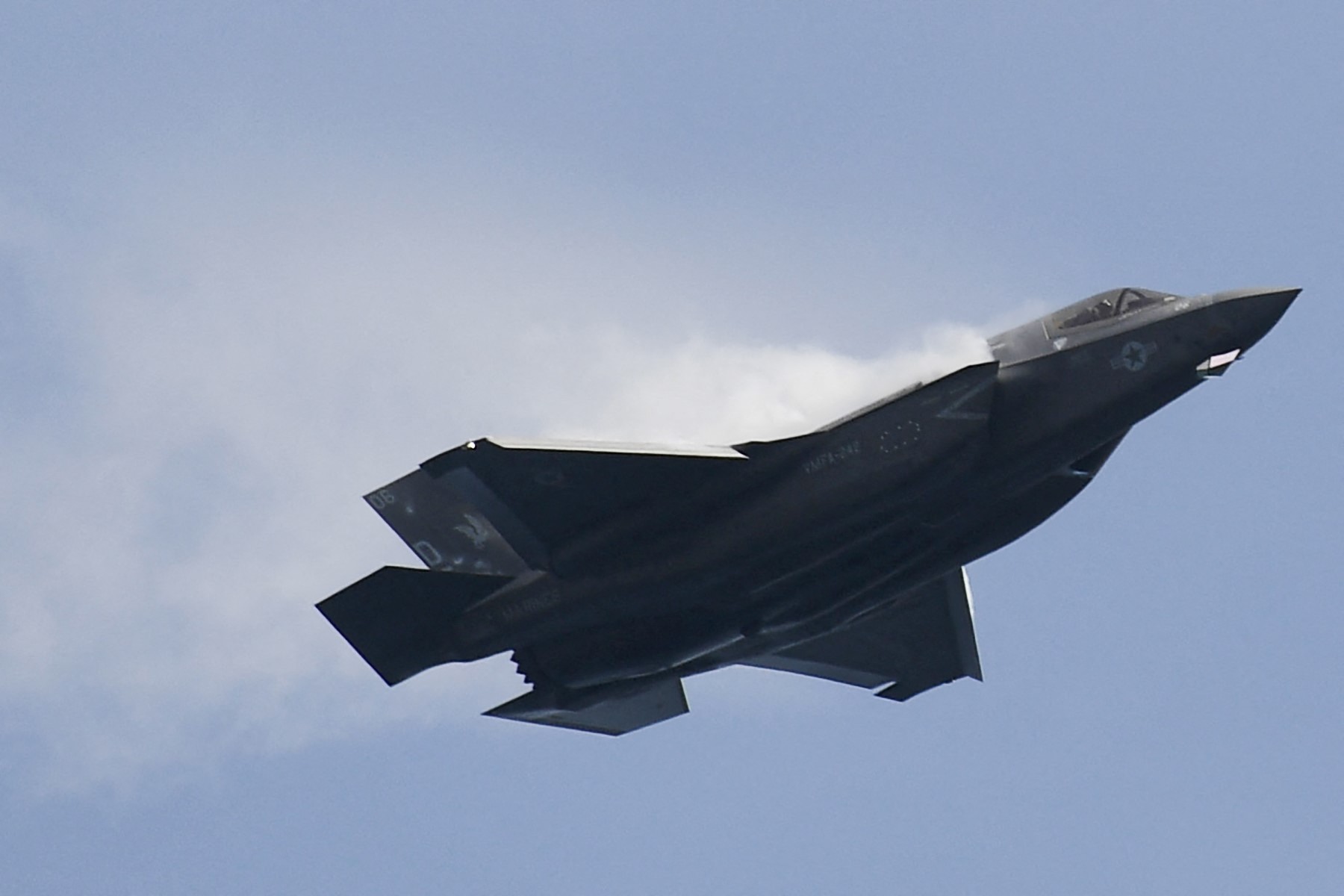 Singapore Aviation Airshow US Jet.jpg