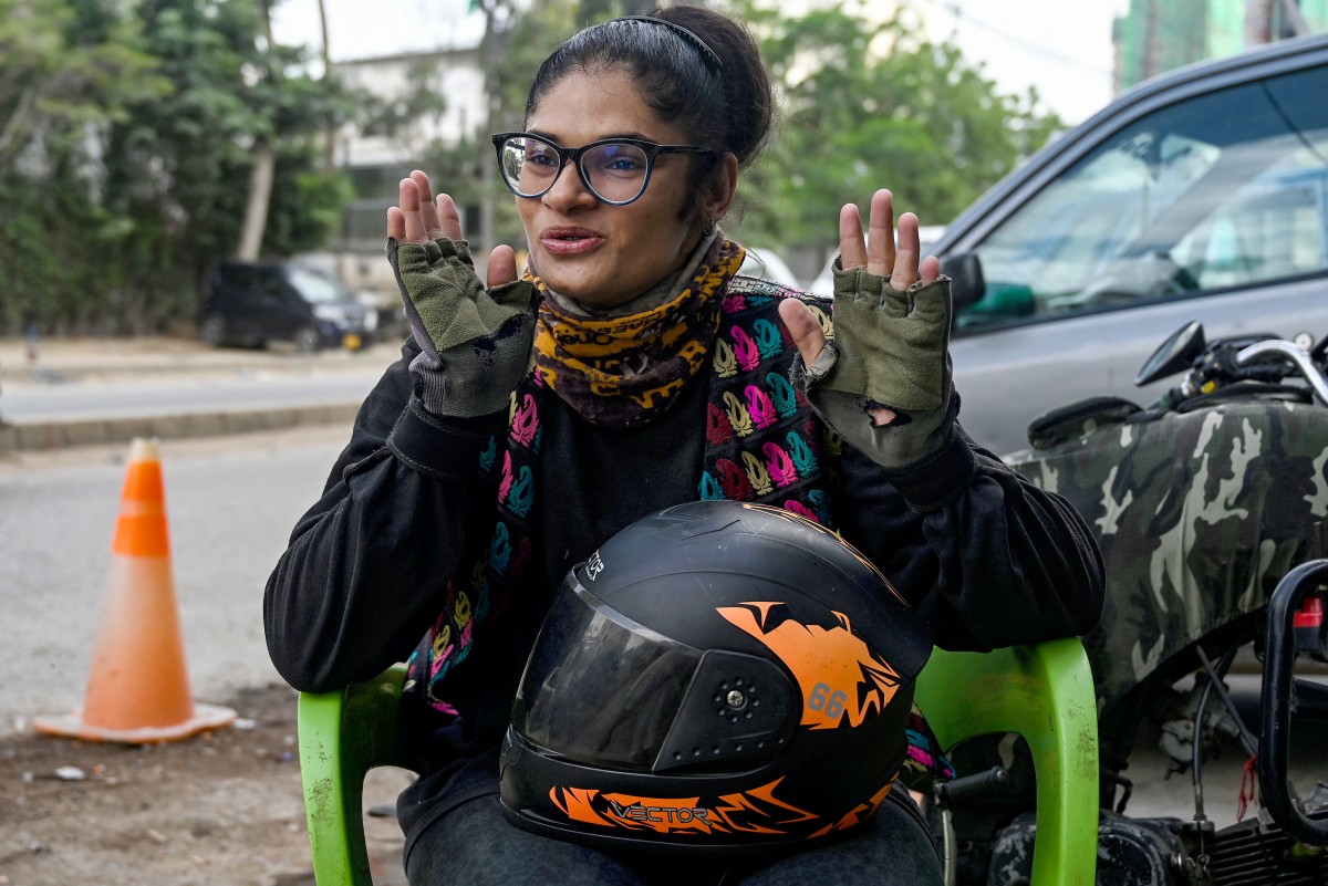 Amina Sohail Karachi Biker.jpg