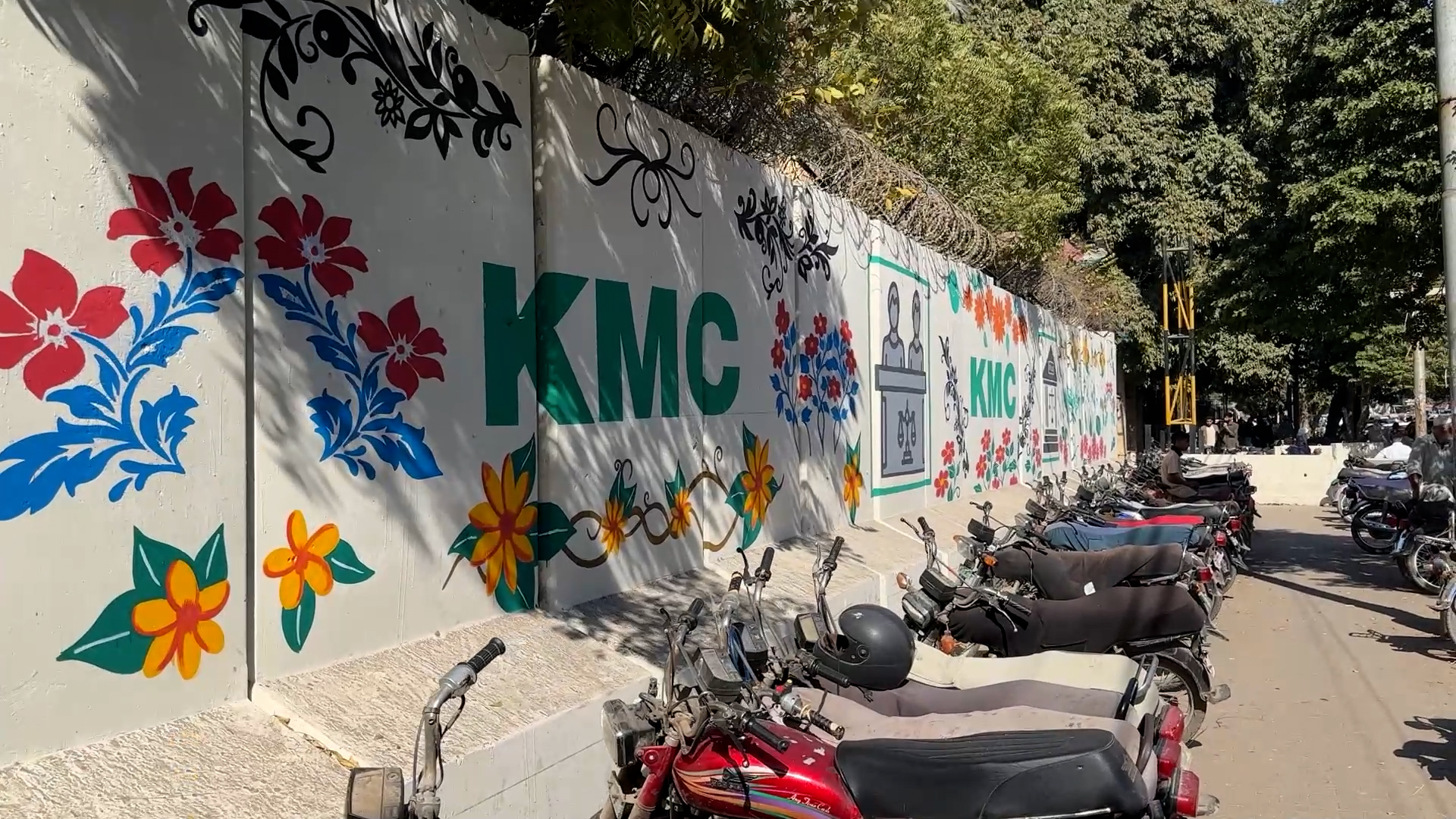 Karachi Wall Chalking