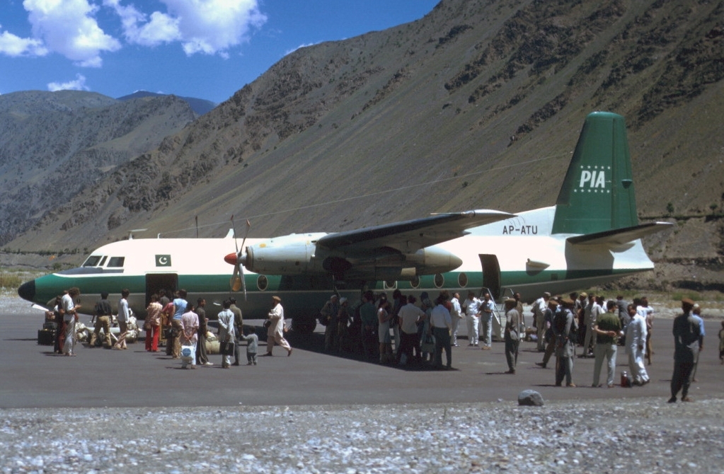 Fokker_F27-200_Friendship,_Pakistan_International_Airlines_(PIA)_JP12491.jpg