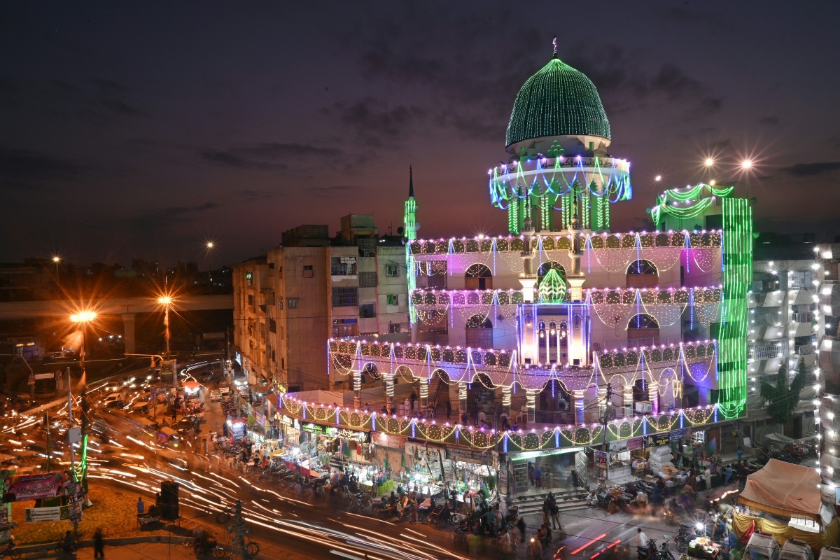 Karachi Mosque.jpg