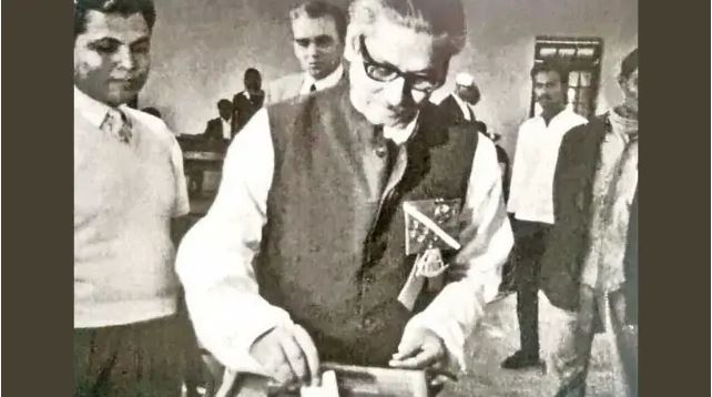 MUJIB POLLING VOTE.JPG