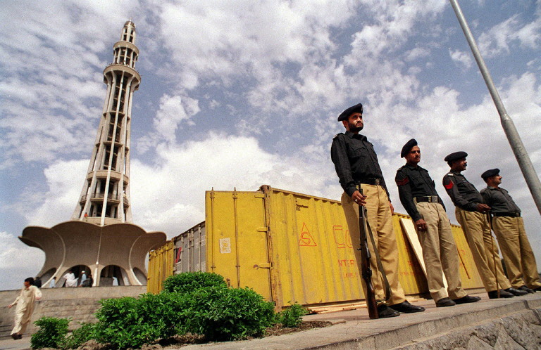 Musharraf Referendum Lahore Minar-e-Pakistan  