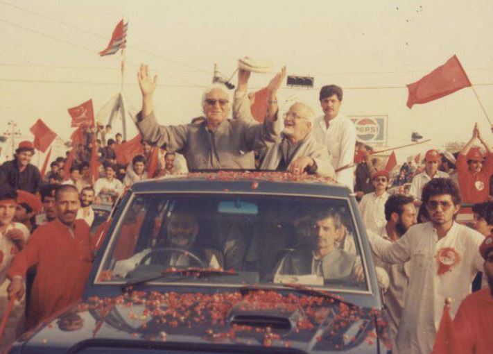 WALI KHAN FROM SUNROOF.jpg