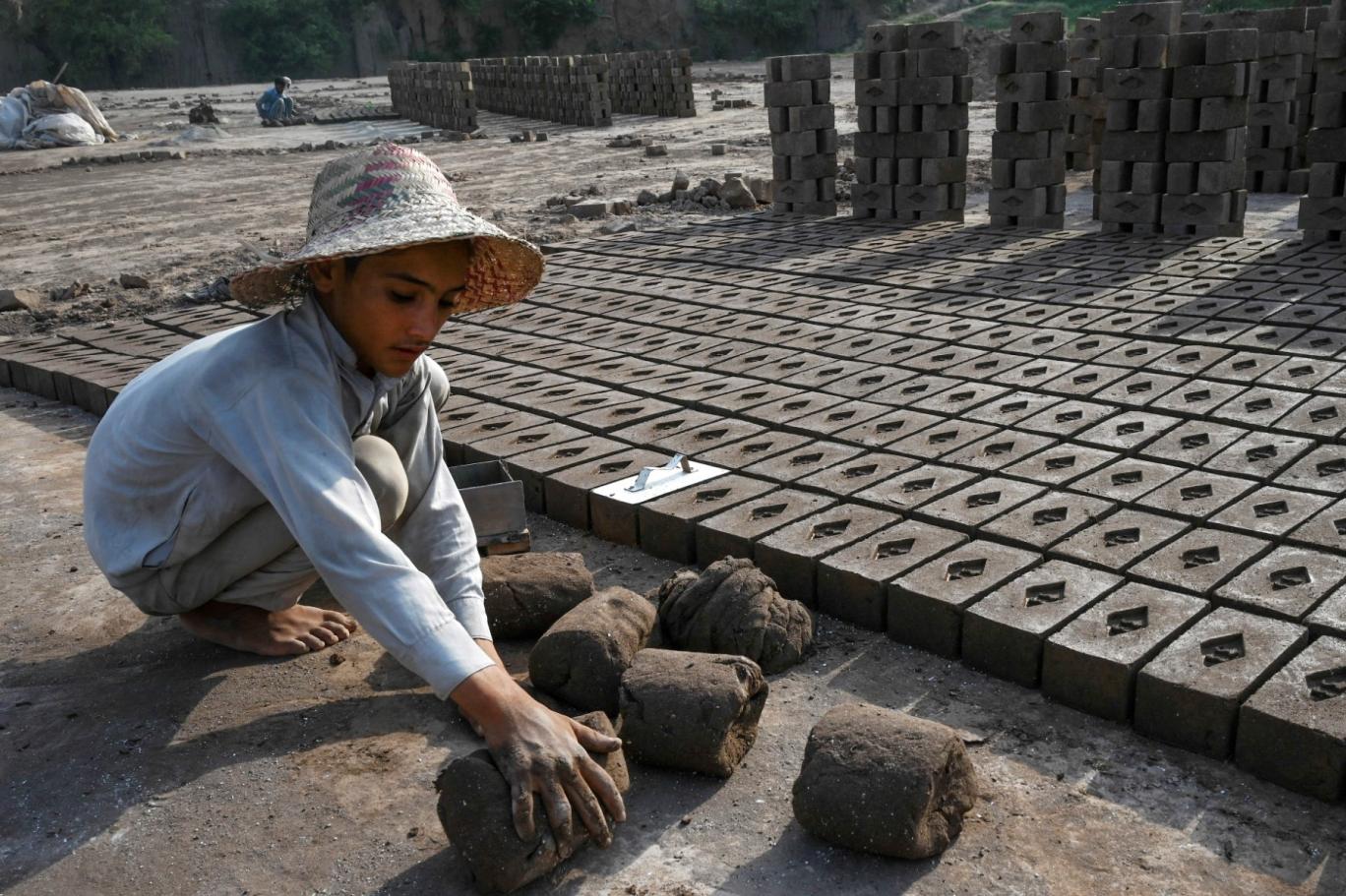 child labour peshawa.jpg